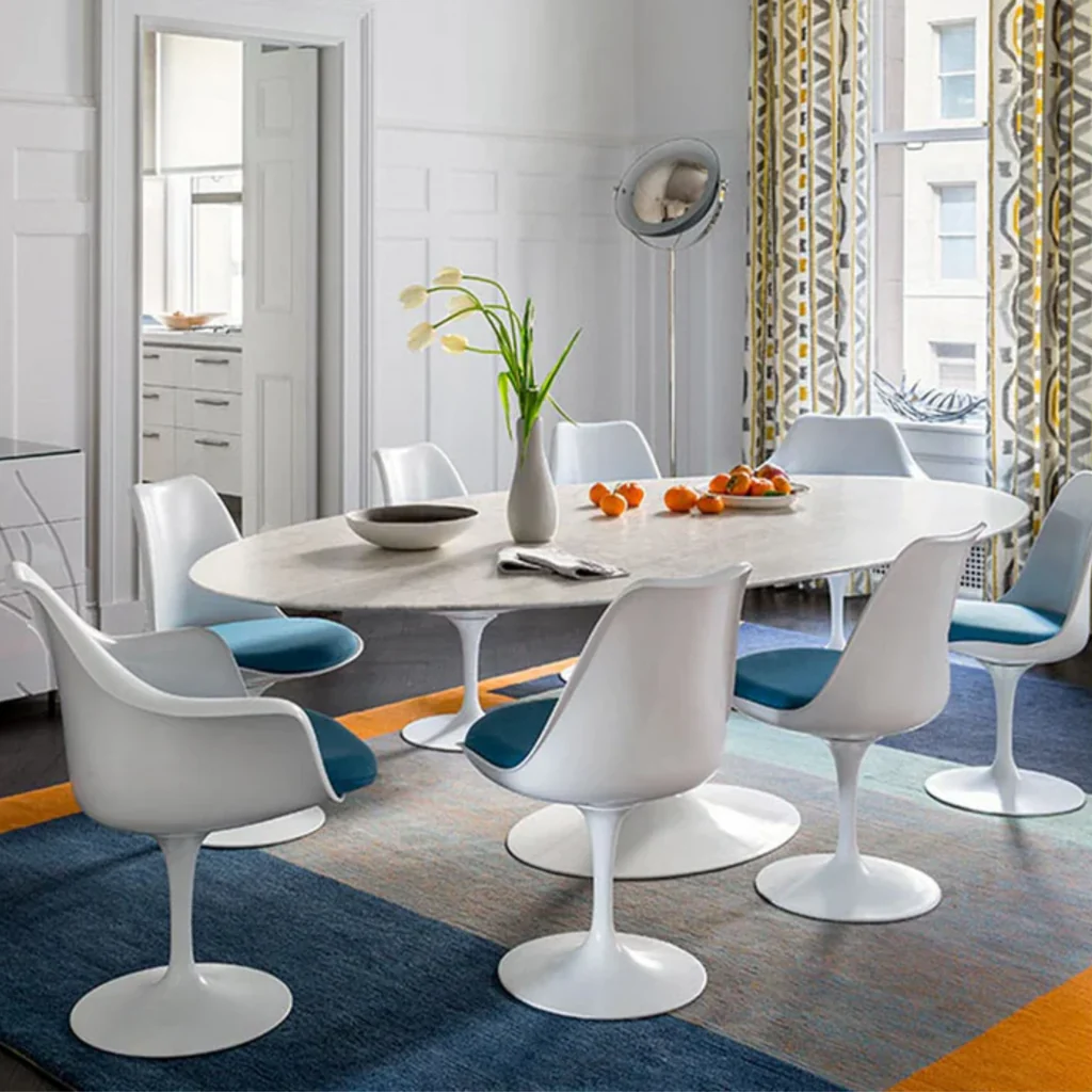 Mesa Tulip Saarinen oval 244 Arabescato - Knoll