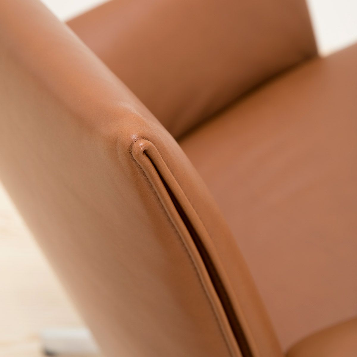Butaca Pilot Cognac - Knoll