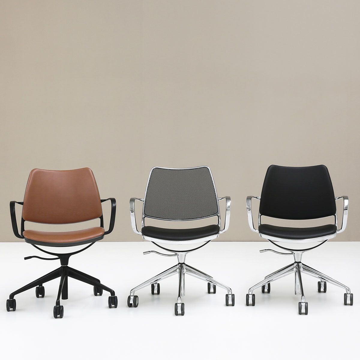 Sillón Gas con ruedas - Stua Sillón Gas con ruedas - Stua