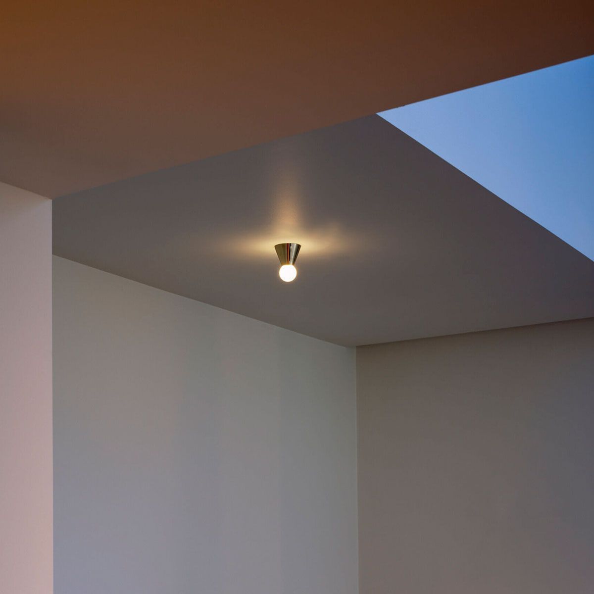 Lámpara Cone Light suspendida - Michael Anastassiades Lámpara Cone Light suspendida - Michael Anastassiades