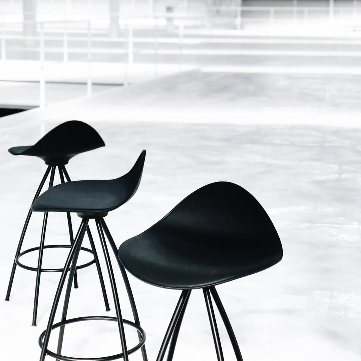 Taburete Onda 66 Negro - Stua
