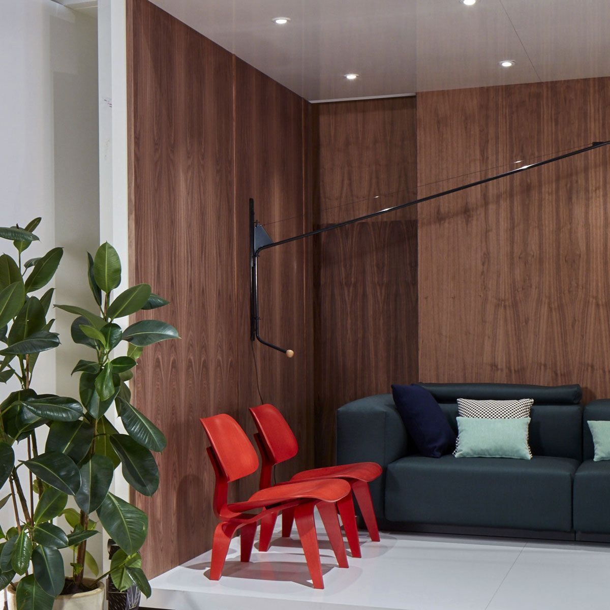 Butaca Plywood Group LCW Fresno rojo - Vitra Butaca Plywood Group LCW Fresno rojo - Vitra