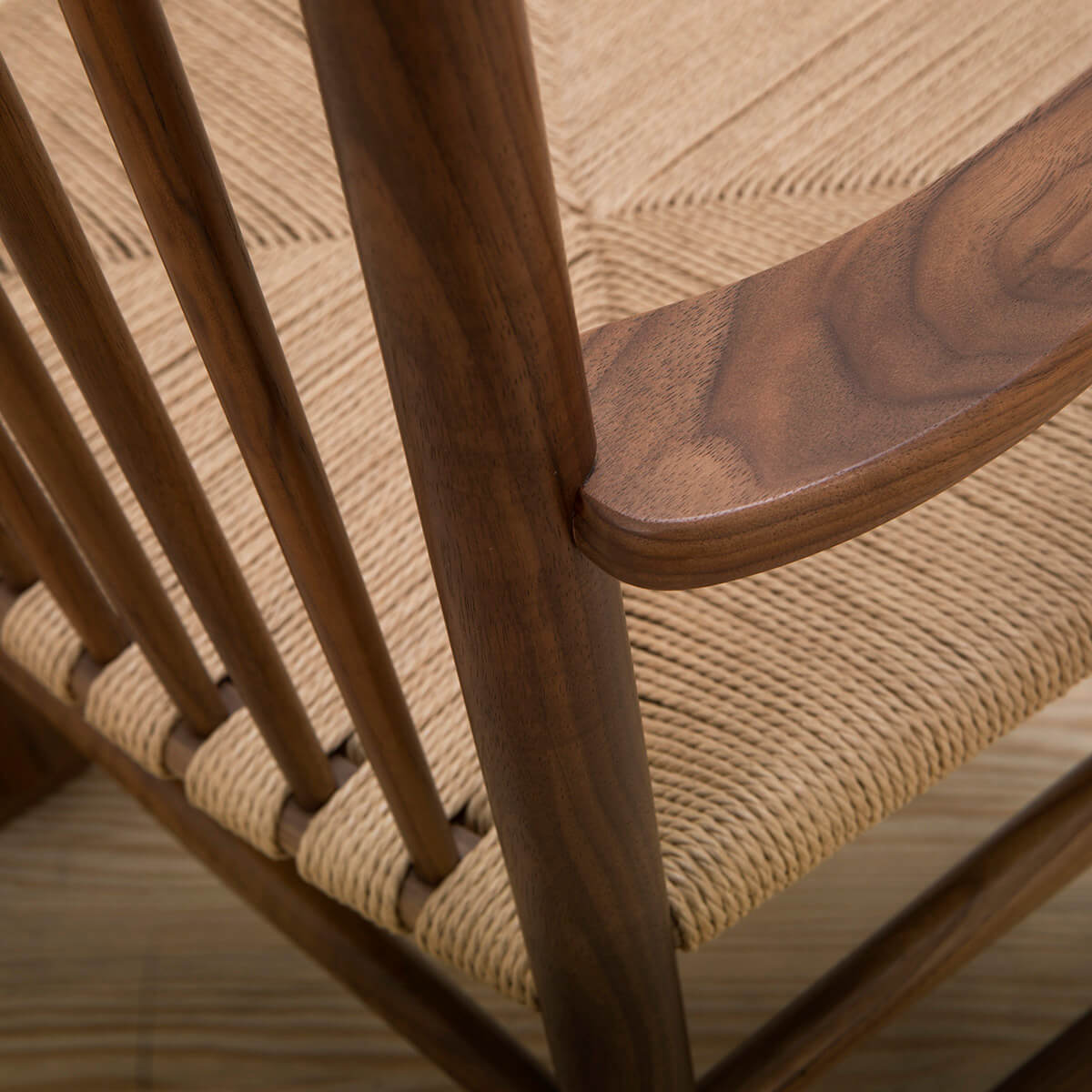 Mecedora J16 Rocking Chair Nogal - Fredericia