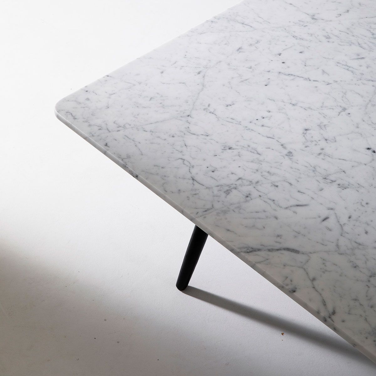 Mesa auxiliar Eames Coffee Table Mármol – Vitra Mesa auxiliar Eames Coffee Table Mármol – Vitra