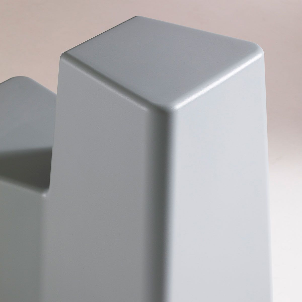 Taburete Stool-Tool Gris – Vitra
