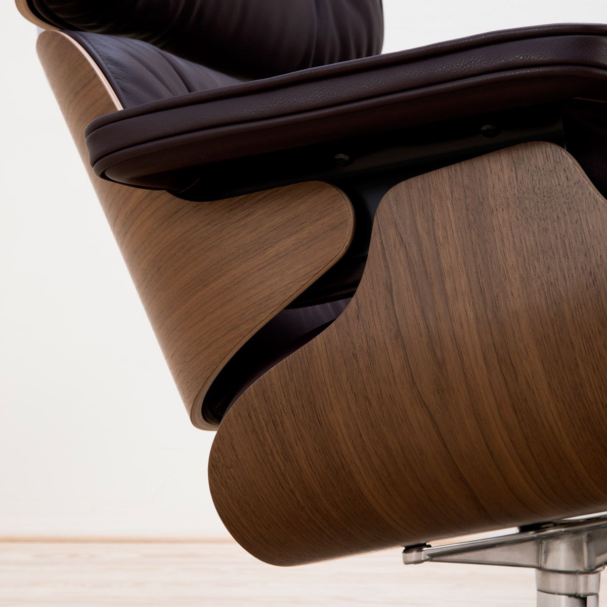 Lounge Chair & Ottoman Nogal/Ciruela - Vitra Lounge Chair & Ottoman Nogal/Ciruela - Vitra