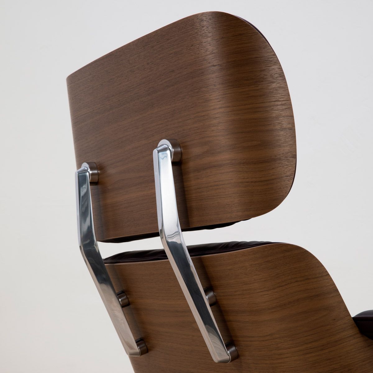 Lounge Chair & Ottoman Nogal/Ciruela - Vitra Lounge Chair & Ottoman Nogal/Ciruela - Vitra