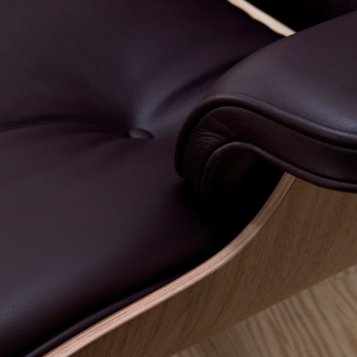 Lounge Chair & Ottoman Nogal/Ciruela - Vitra Lounge Chair & Ottoman Nogal/Ciruela - Vitra