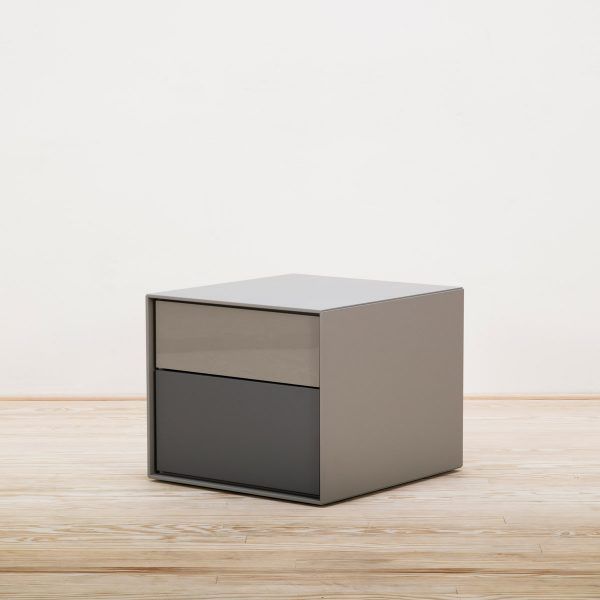 Mesa auxiliar Dado Gris - B&B Italia (copia)