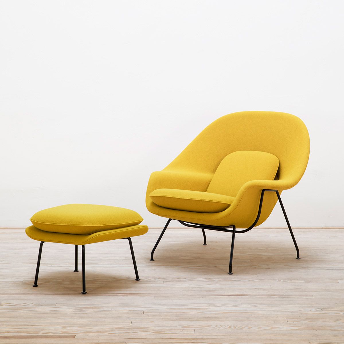 Butaca Womb Relax con reposapiés - Knoll