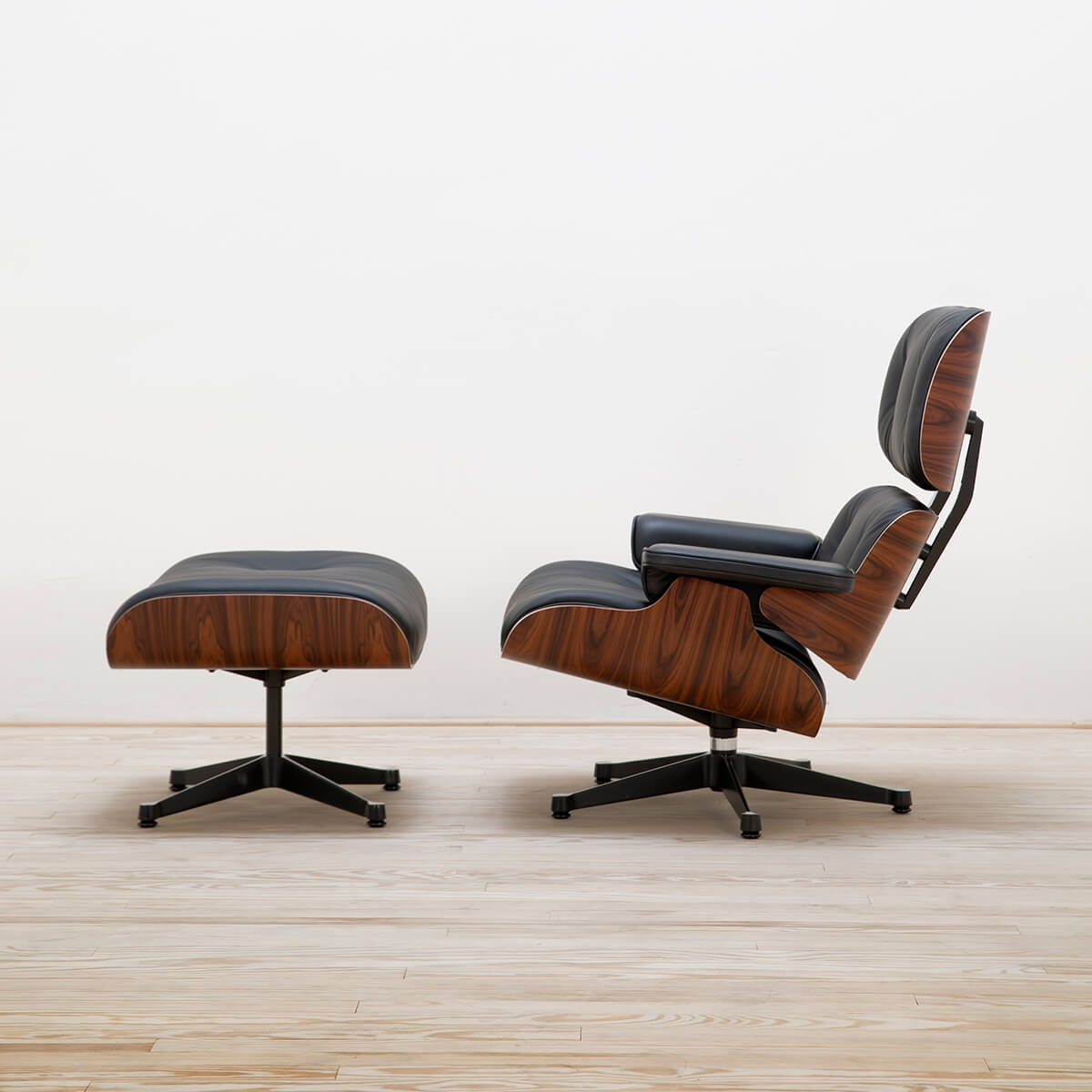 Lounge Chair & Ottoman - Vitra Lounge Chair & Ottoman - Vitra