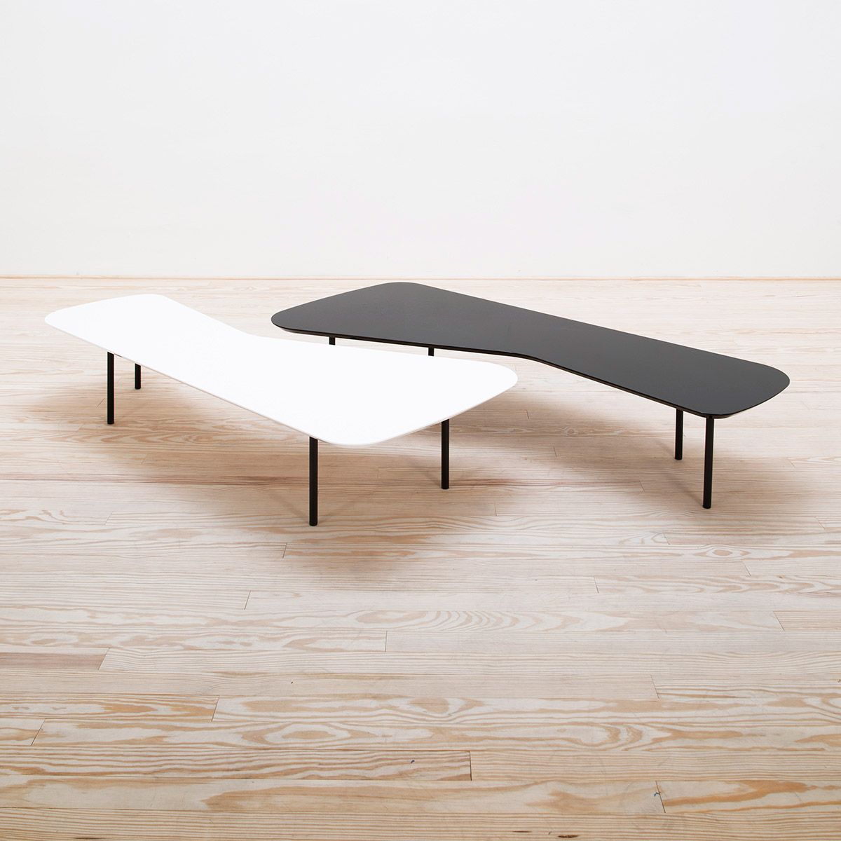 Mesa Coffee Table Girard - Knoll