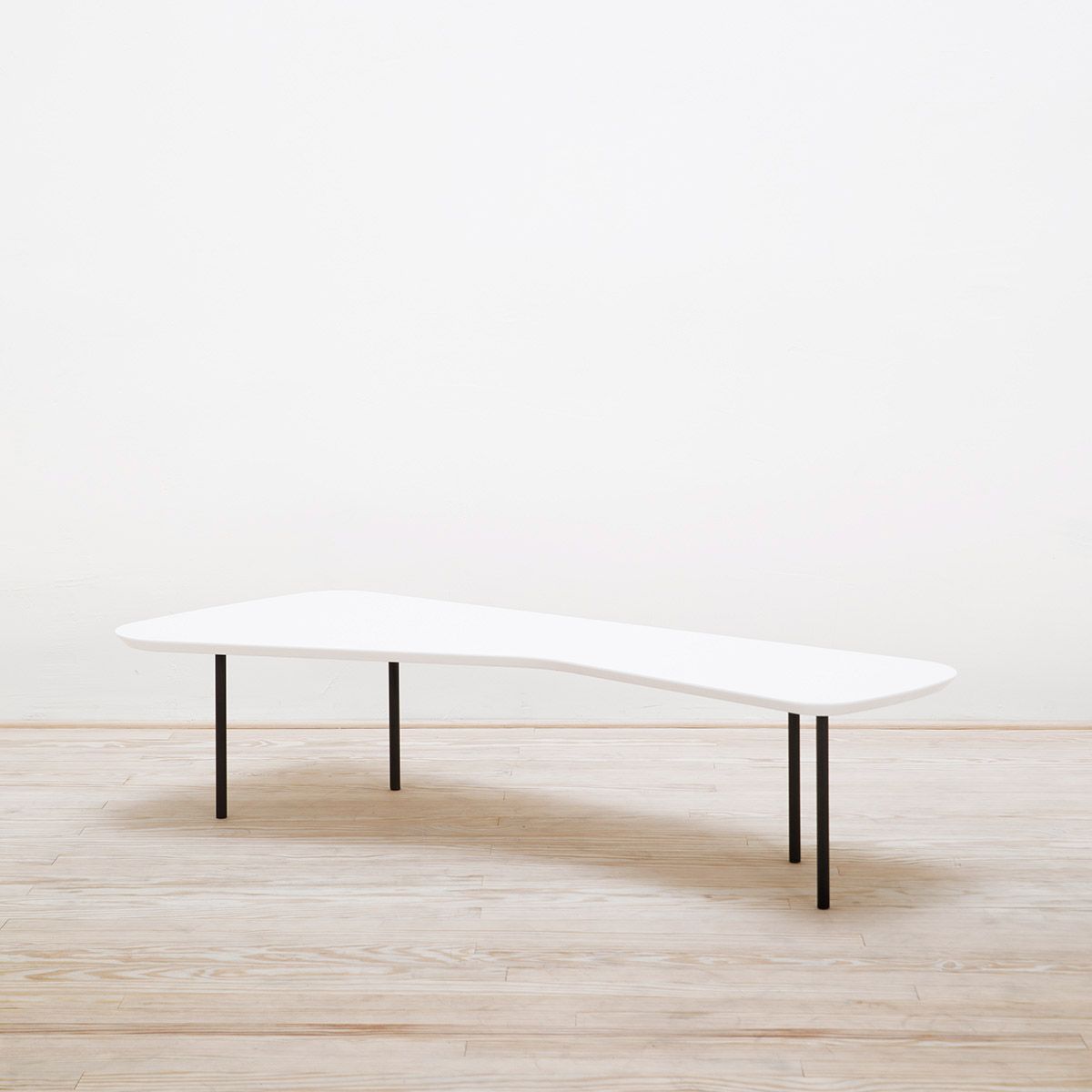 Mesa Coffee Table Girard Lacado blanco - Knoll