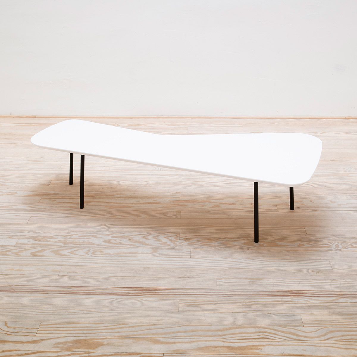 Mesa Coffee Table Girard Lacado blanco - Knoll