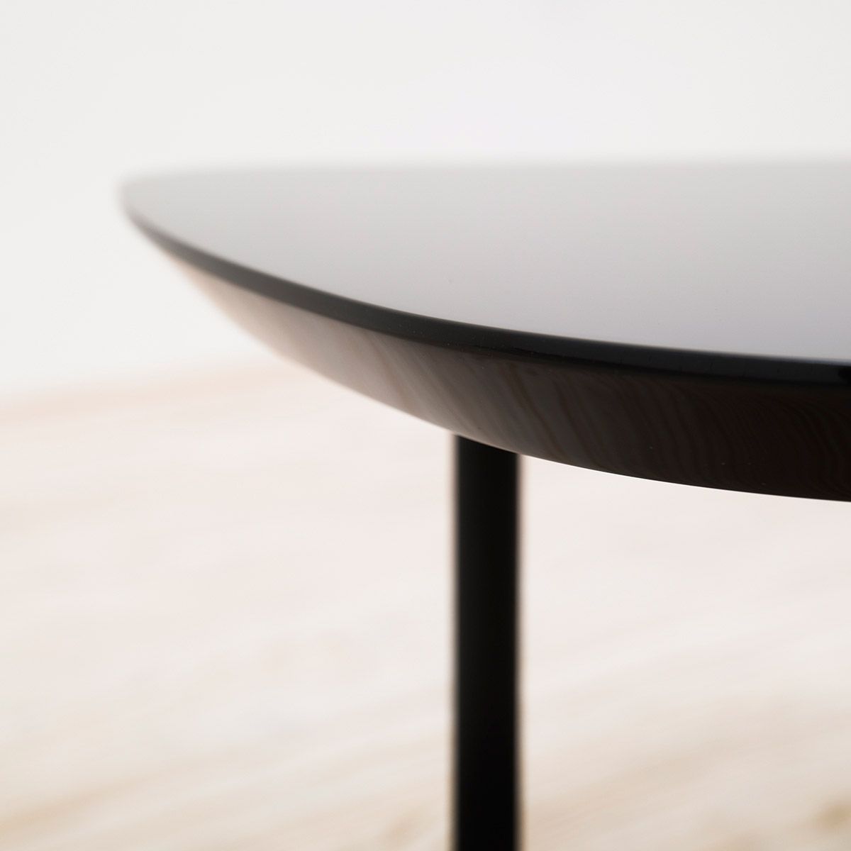 Mesa Coffee Table Girard Lacado negro - Knoll