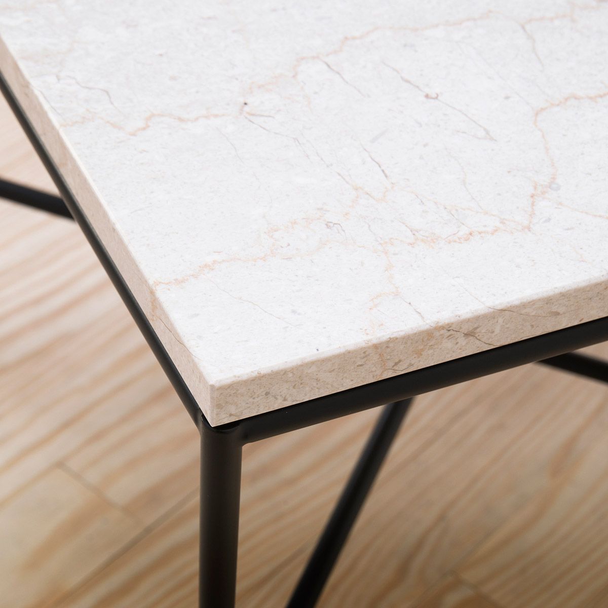 Mesa auxiliar Planner Crema - Fritz Hansen