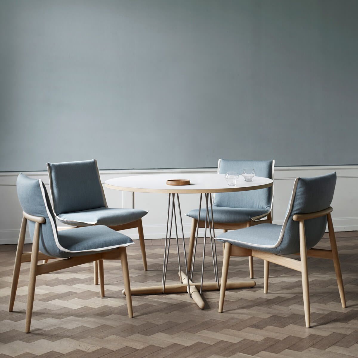 Silla E004 Embrace - Carl Hansen