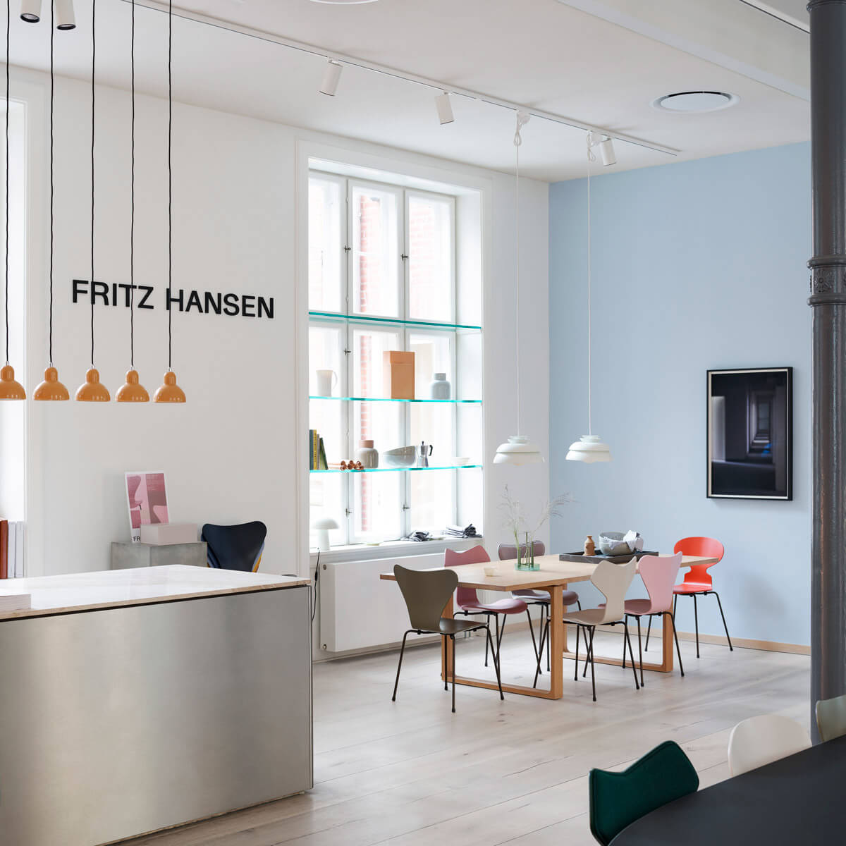 Mesa Essay - Fritz Hansen Mesa Essay - Fritz Hansen