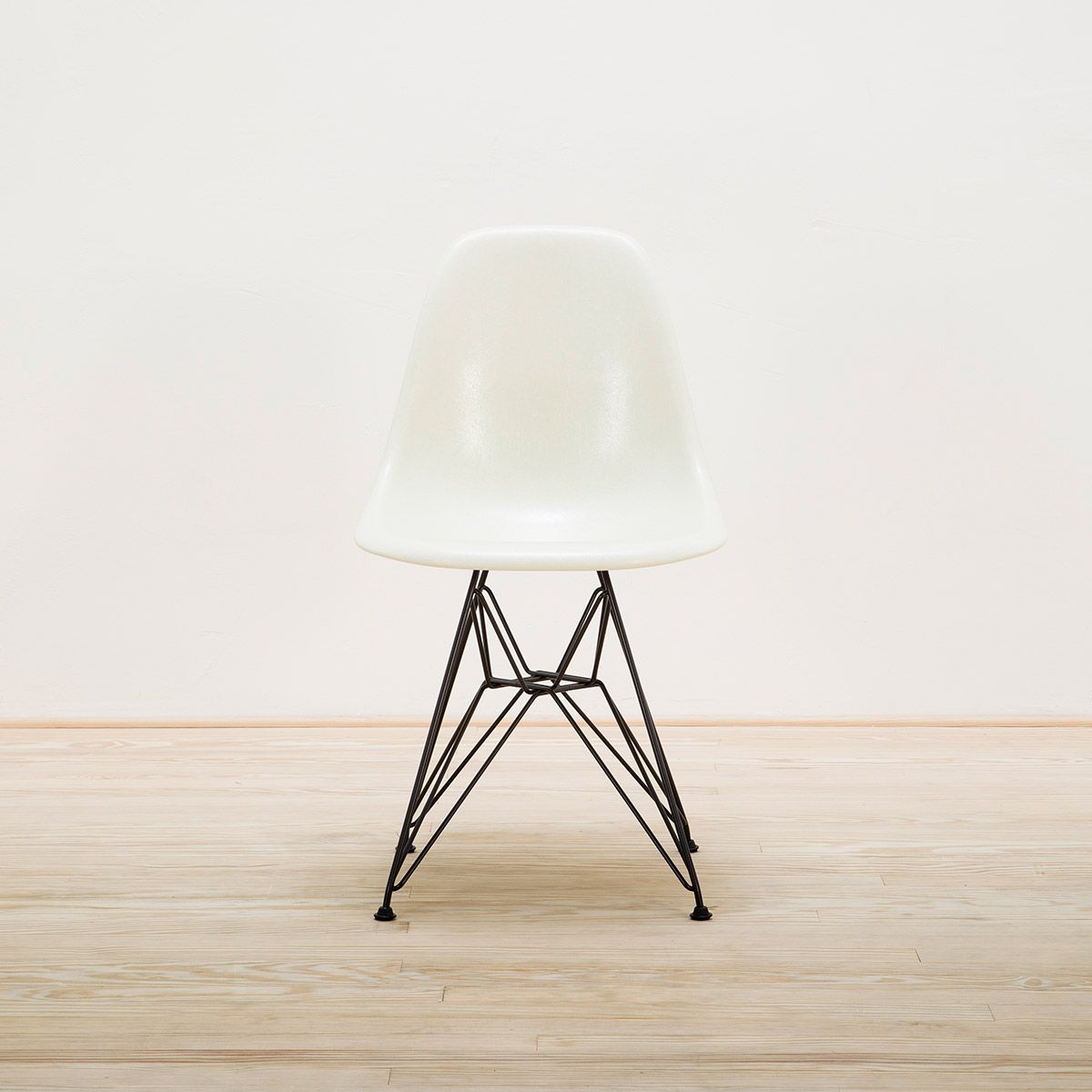 Silla Eames Fiberglass DSR Parchment - Vitra