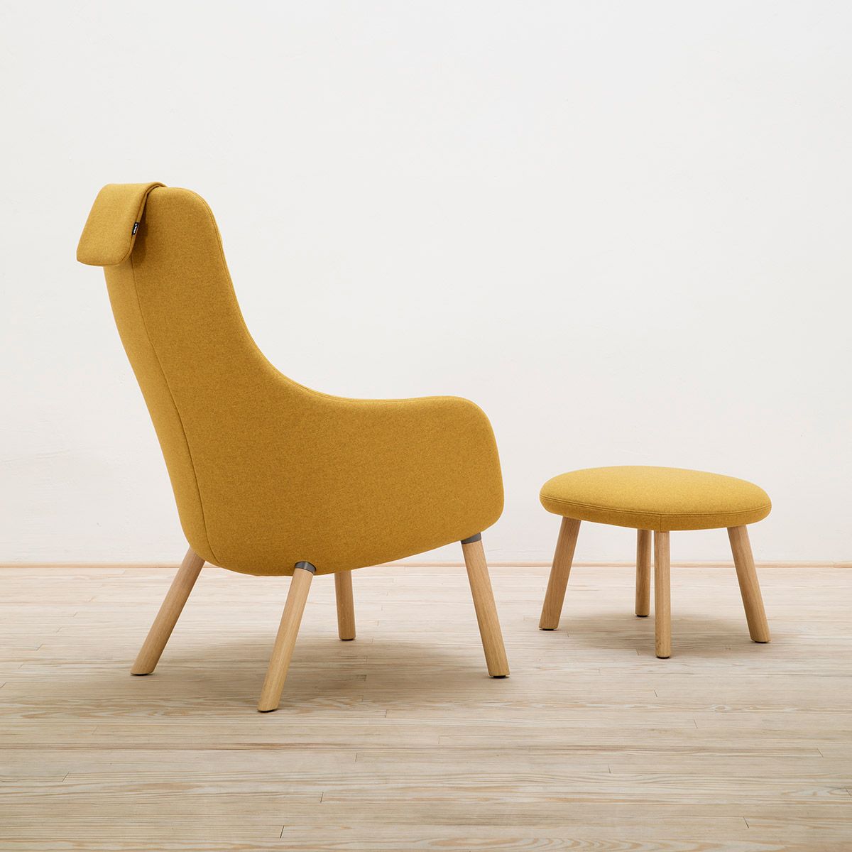 Butaca HAL Lounge Chair & Ottoman - Vitra