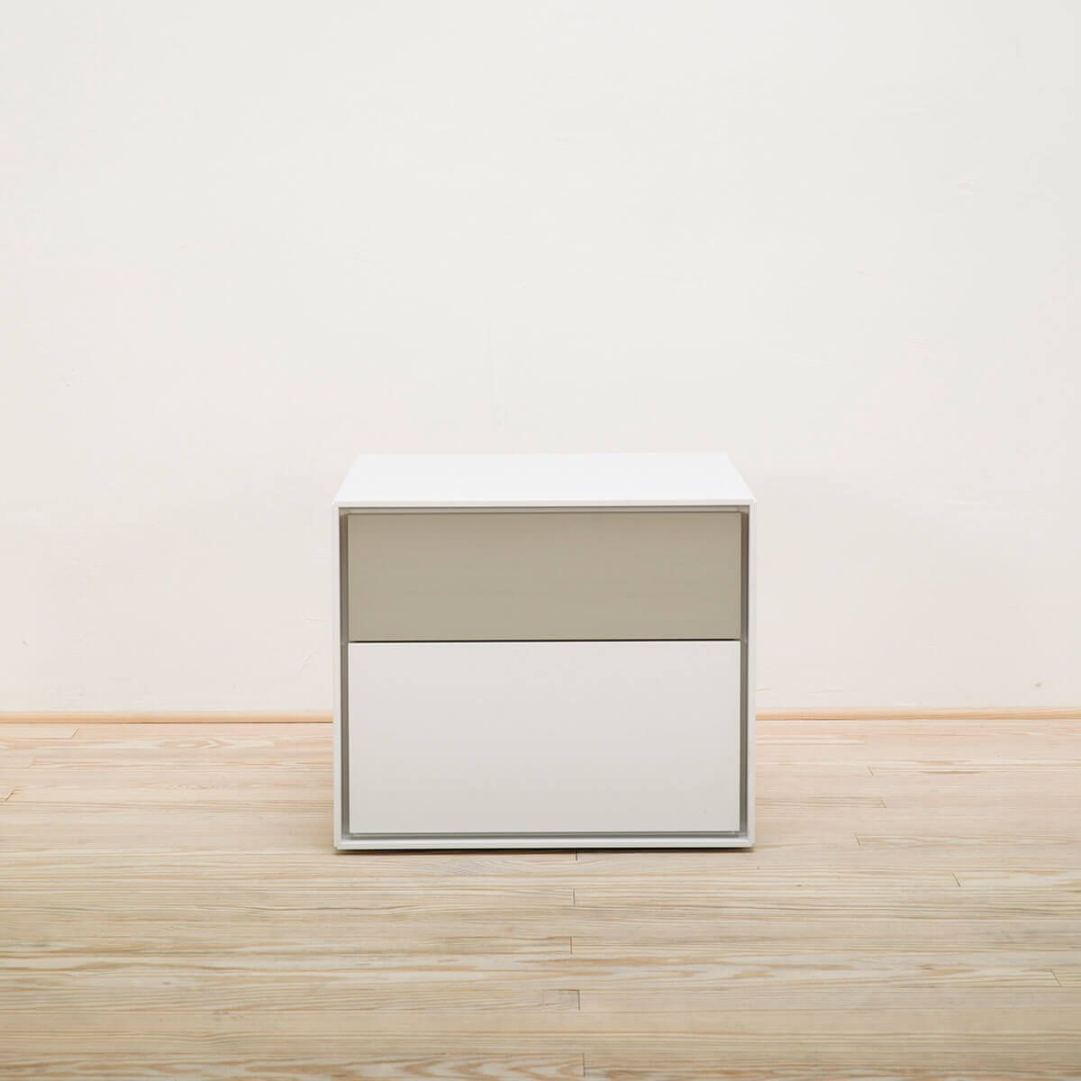 Mesa auxiliar Dado Blanco perla - B&B Italia