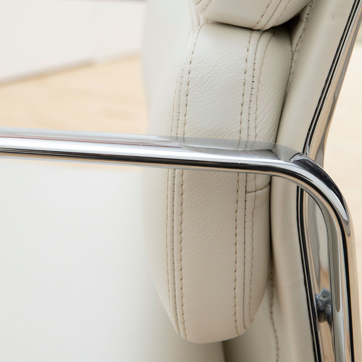 Sillón Soft Pad EA 208 Blanco - Vitra
