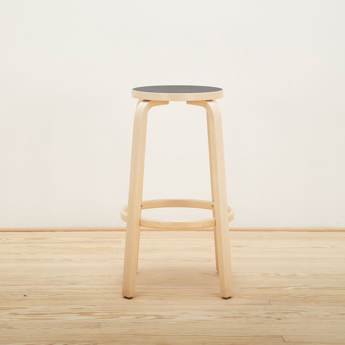 Taburete Bar Stool 64 Linóleo - Artek