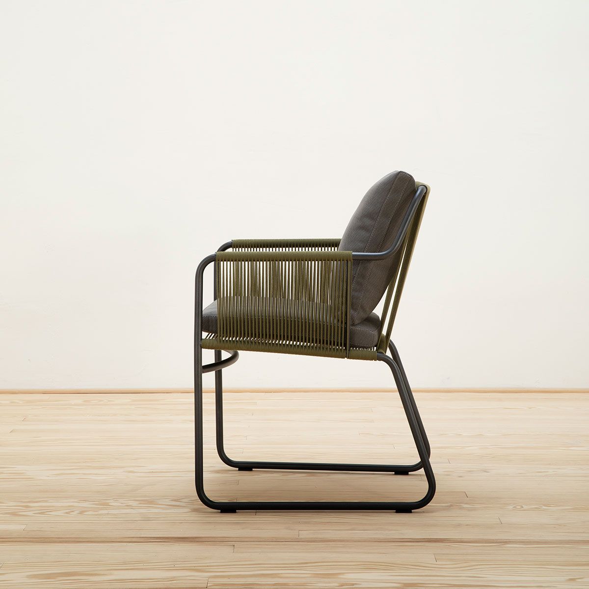Sillón Harp 359 Oliva - Roda