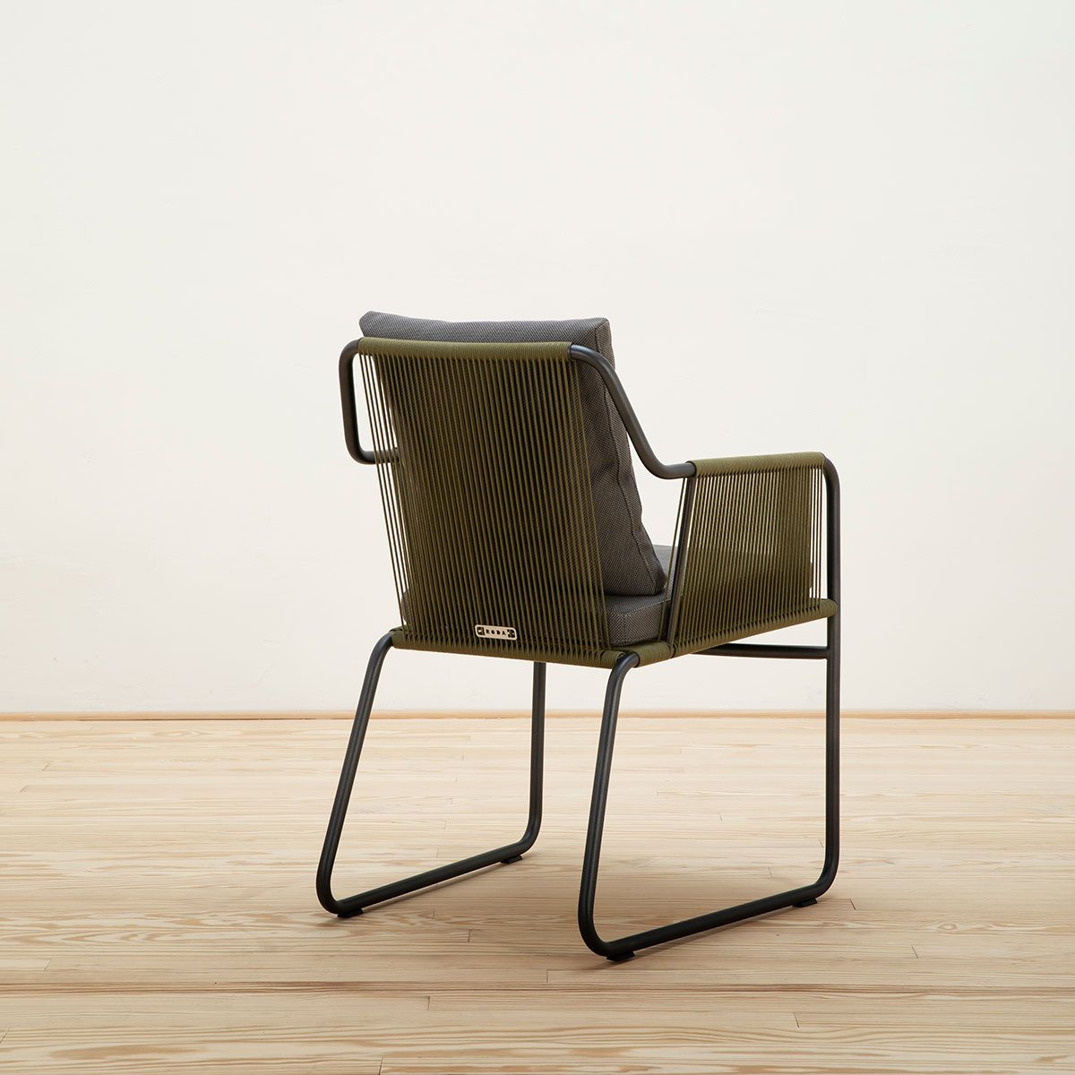 Sillón Harp 359 Oliva - Roda