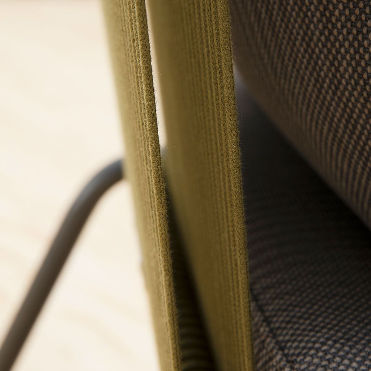 Sillón Harp 359 Oliva - Roda