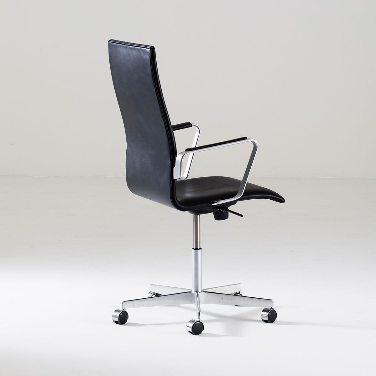 Sillón Oxford Regulable con ruedas Negro - Fritz Hansen