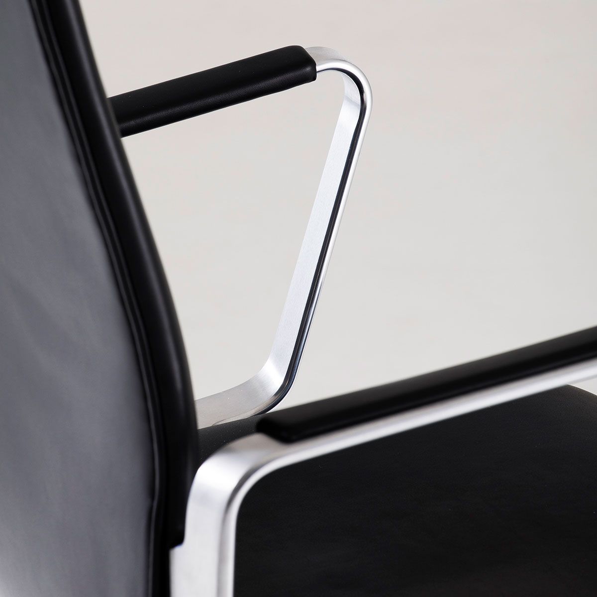 Sillón Oxford Regulable con ruedas Negro - Fritz Hansen
