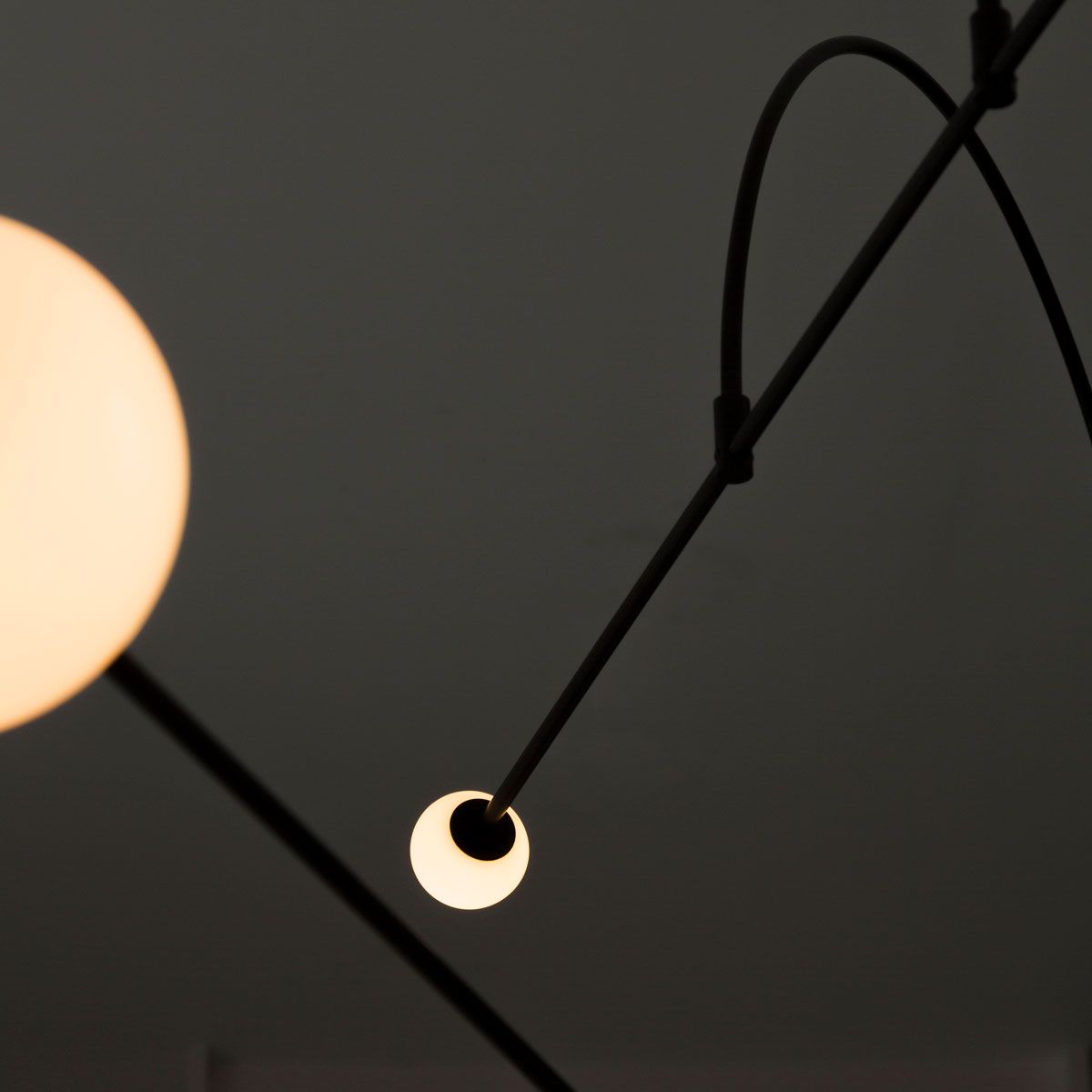 Lámpara Mobile Chandelier 13 - Michael Anastassiades Lámpara Mobile Chandelier 13 - Michael Anastassiades