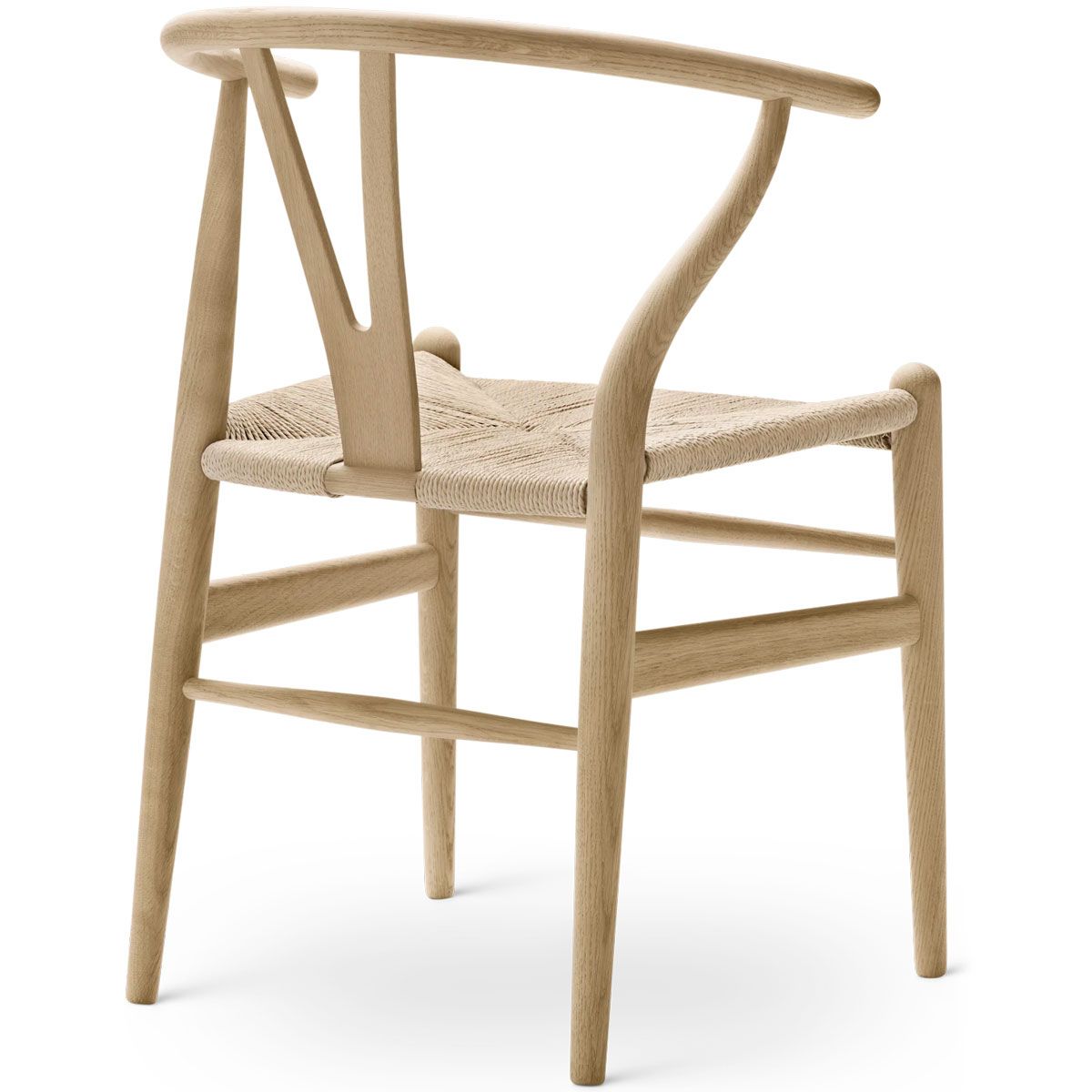 Silla_ch24_roble_jabon_Carl_hansen