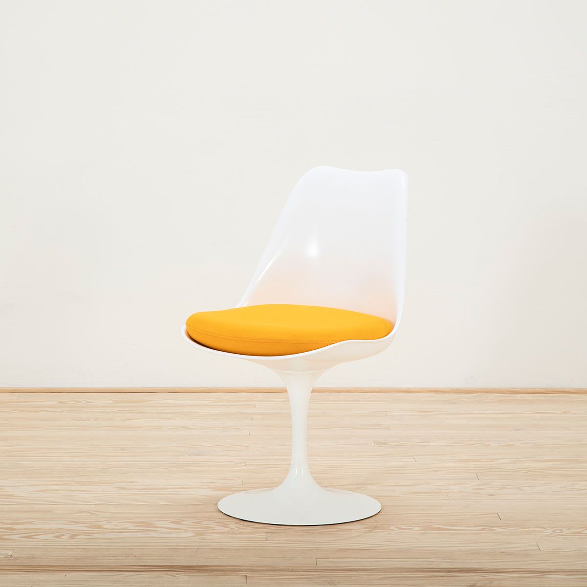 Silla Tulip Chair blanca/amarilla - Knoll