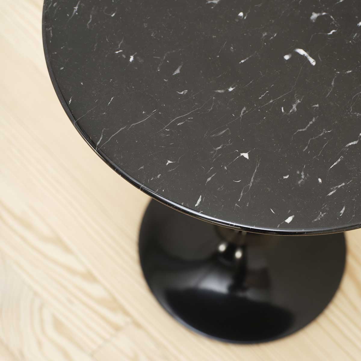 Mesa auxiliar Tulip Saarinen 41 Negro Marquina - Knoll