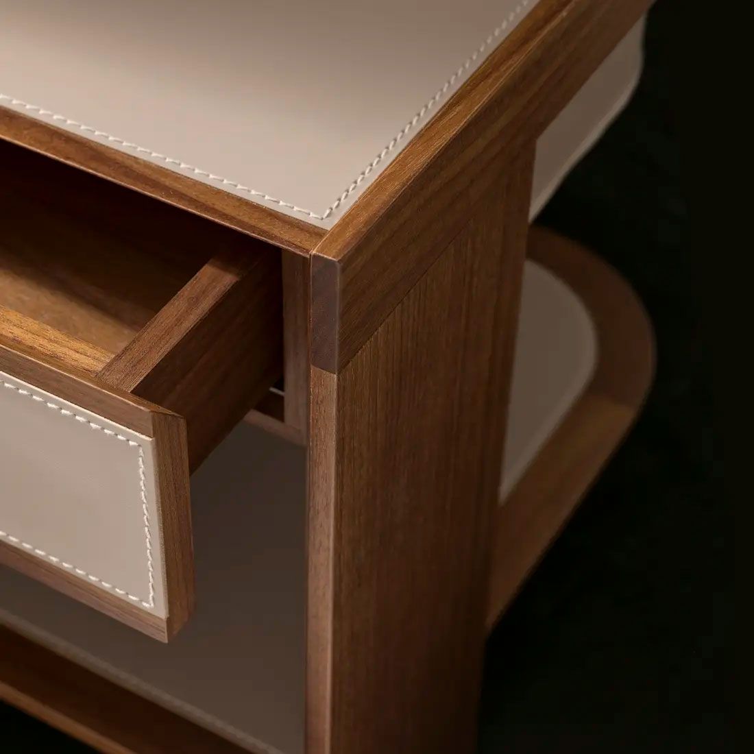 Mesita de noche Archibald - Giorgetti Mesita de noche Archibald - Giorgetti