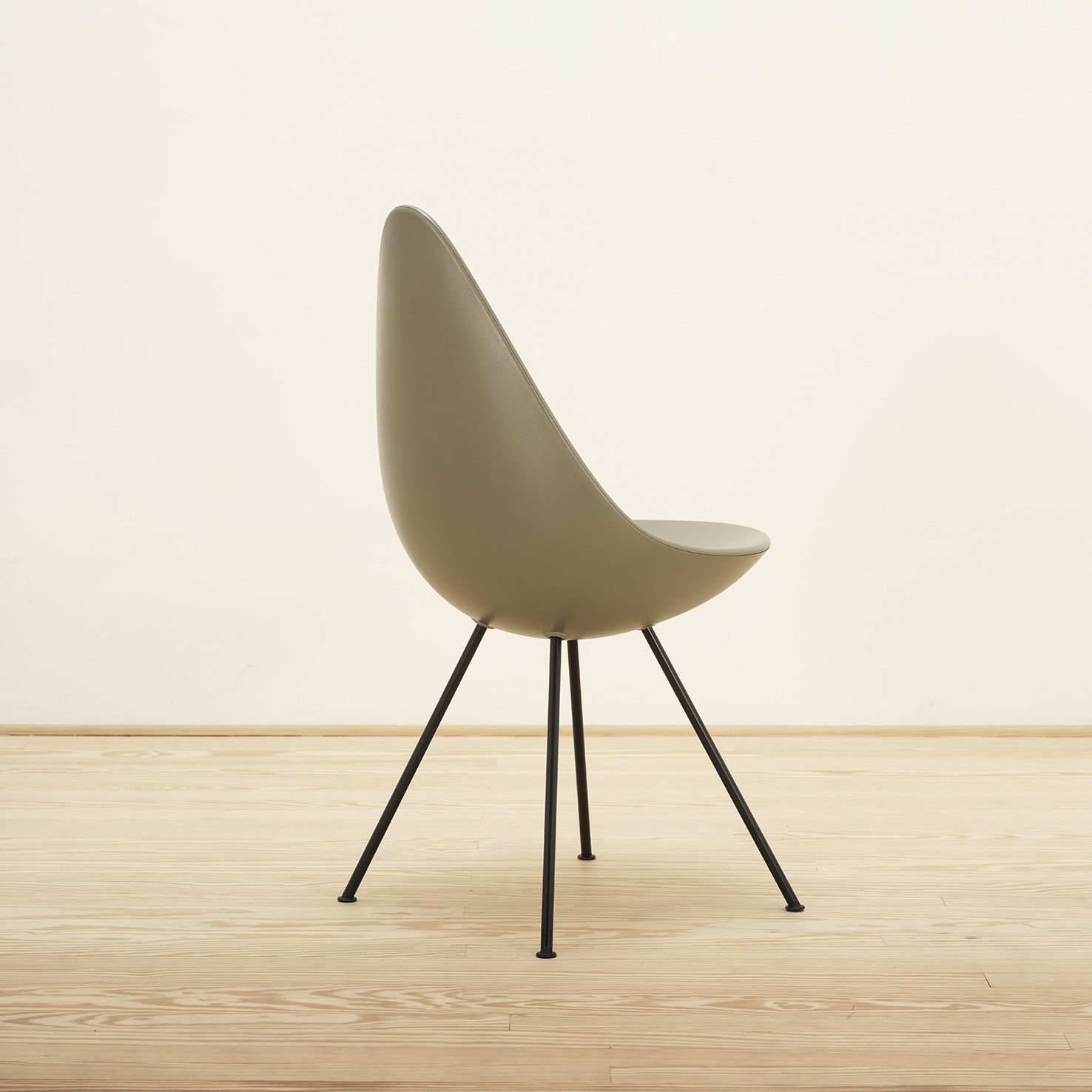 DROP 4 Silla Drop Olive green - Fritz Hansen