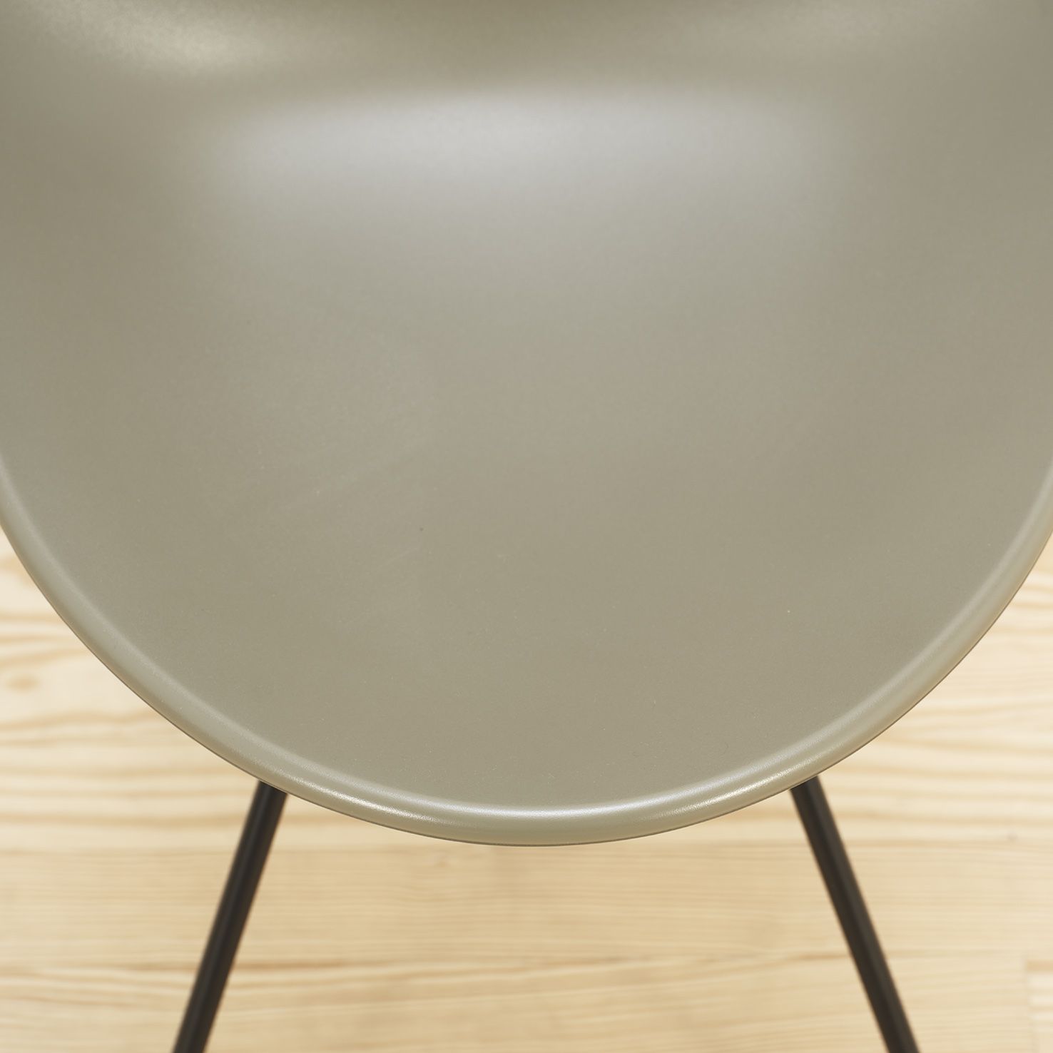 DROP 5 Silla Drop Olive green - Fritz Hansen