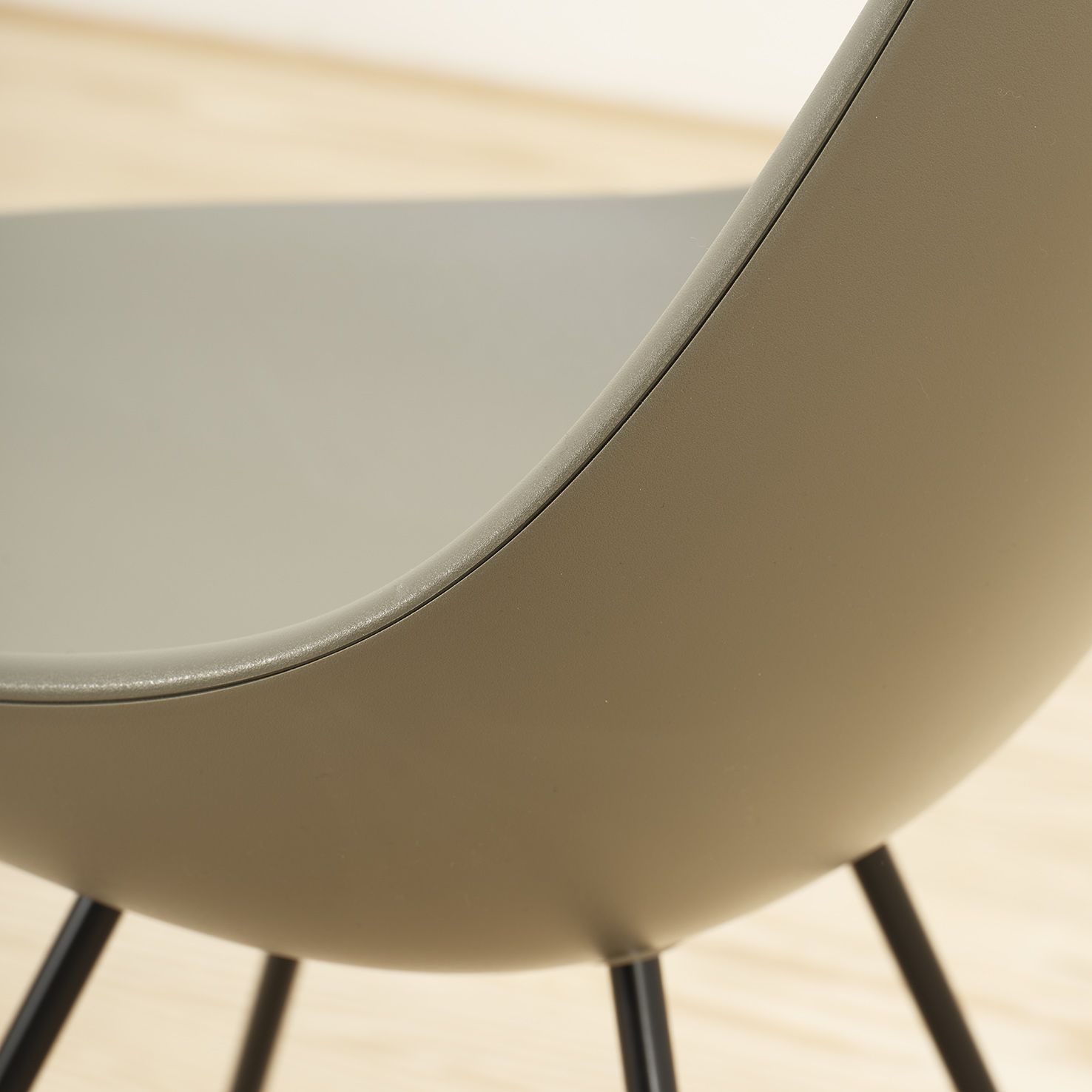 DROP 6 Silla Drop Olive green - Fritz Hansen
