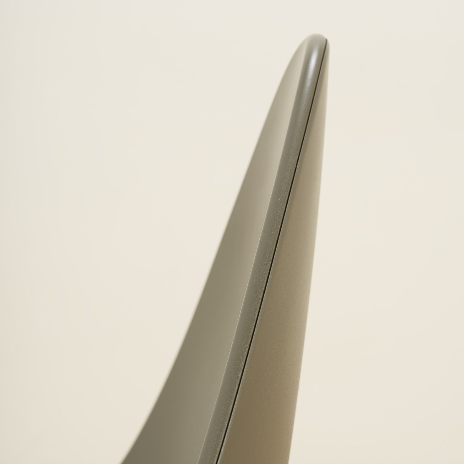 DROP 7 Silla Drop Olive green - Fritz Hansen