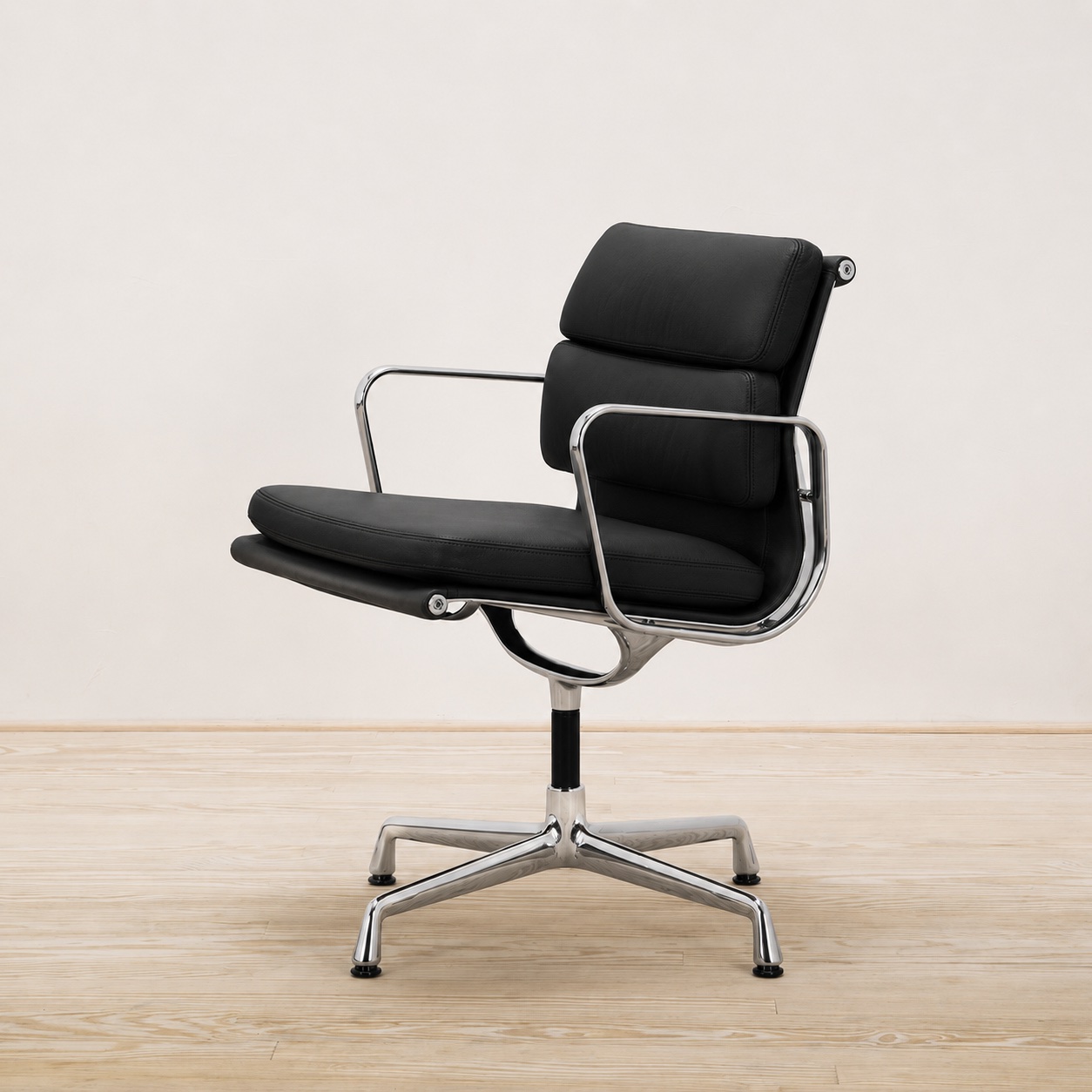 Sillón Soft Pad EA 208 Negro - Vitra