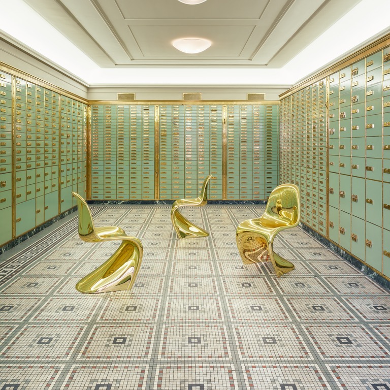 panton chair classic gold